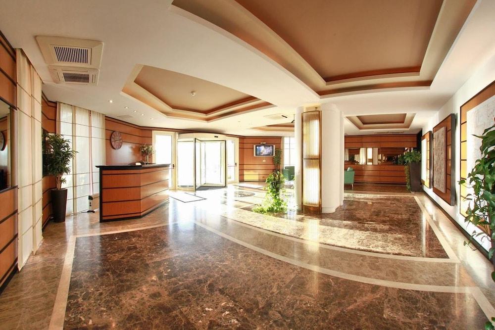 Monte Carlo Palace Rooms 布加勒斯特 外观 照片
