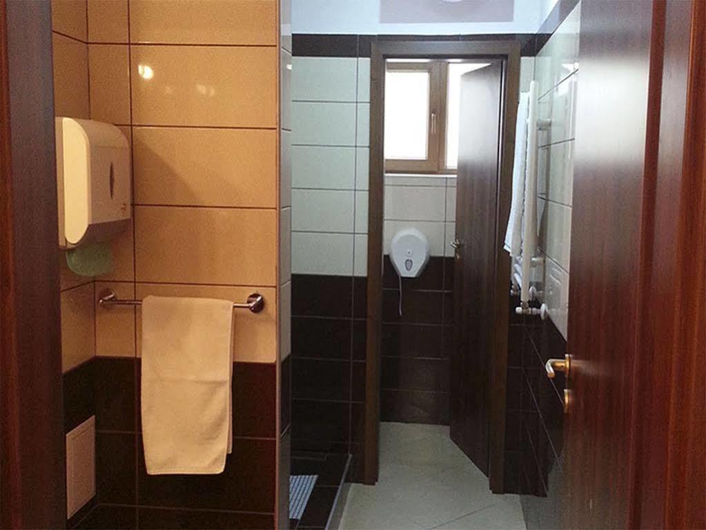 Monte Carlo Palace Rooms 布加勒斯特 外观 照片